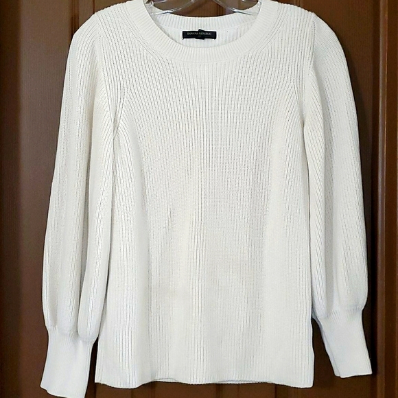 Banana Republic Factory Sweaters - Banana Republic cream ribbed knit crewneck top